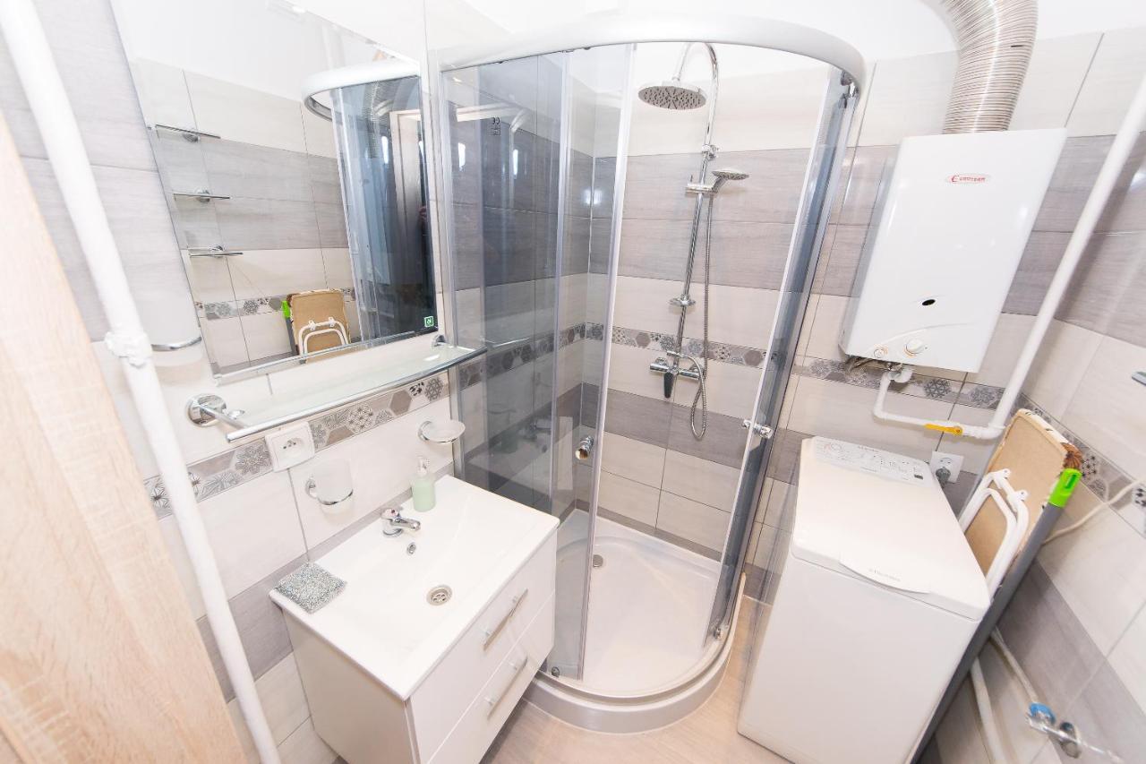 3-Bedroom Flat In City Center P4You Pl 克拉科夫 外观 照片